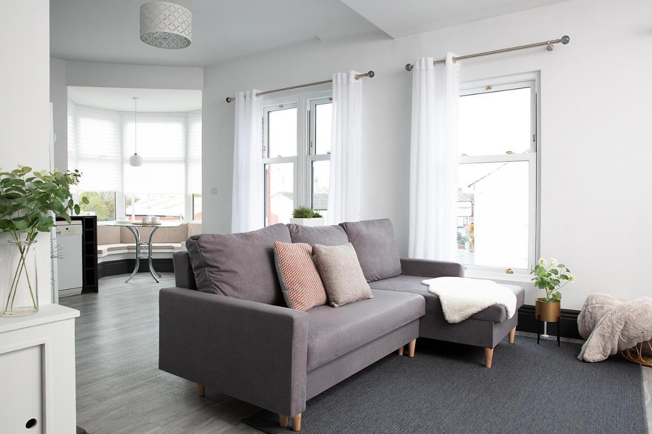 Beautiful First Floor Apartment Poulton-le-Fylde Exterior photo